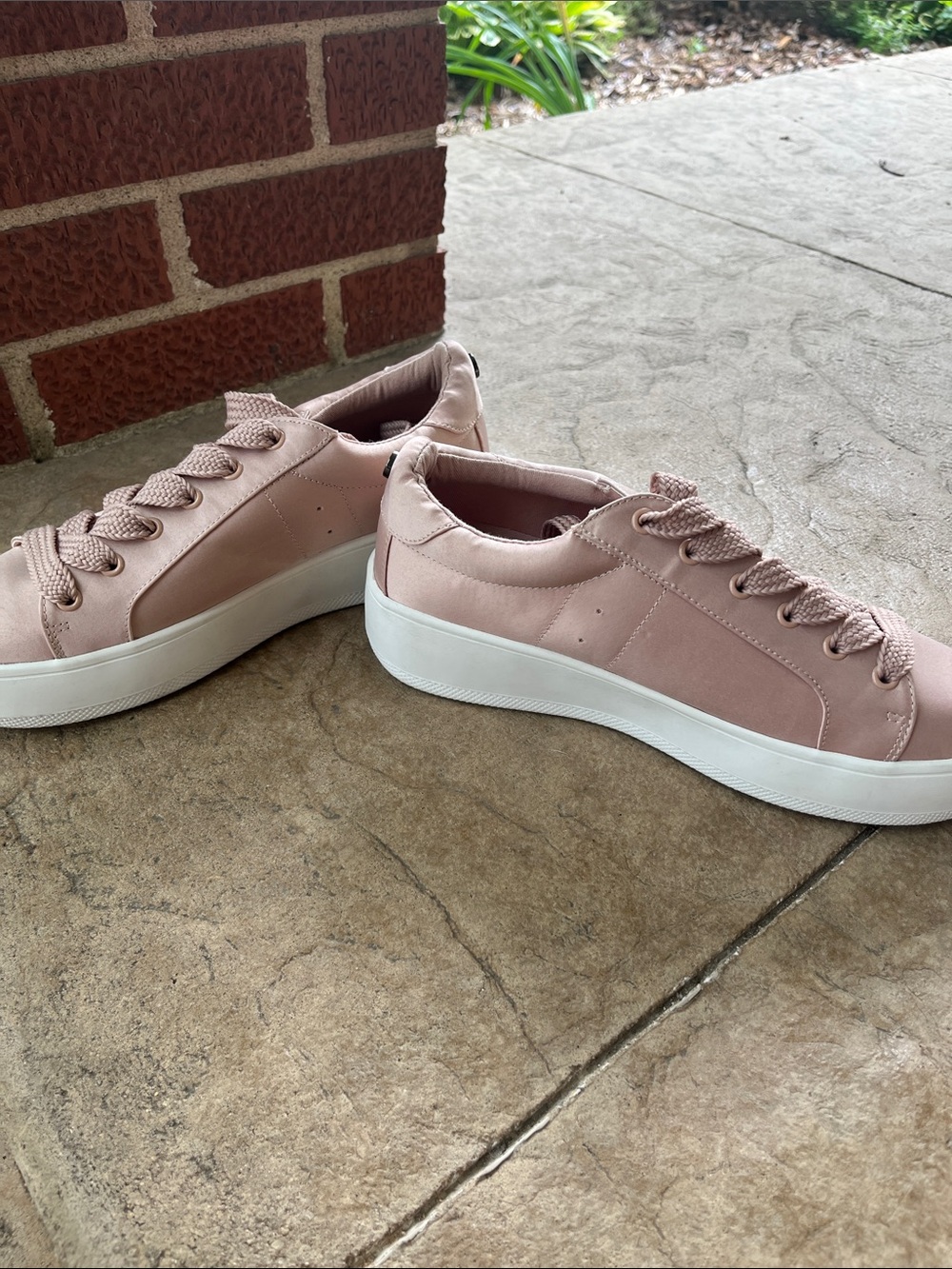 Steve Madden Dusty Pink Platform Lace-Up Sneakers - Picture 4 of 7
